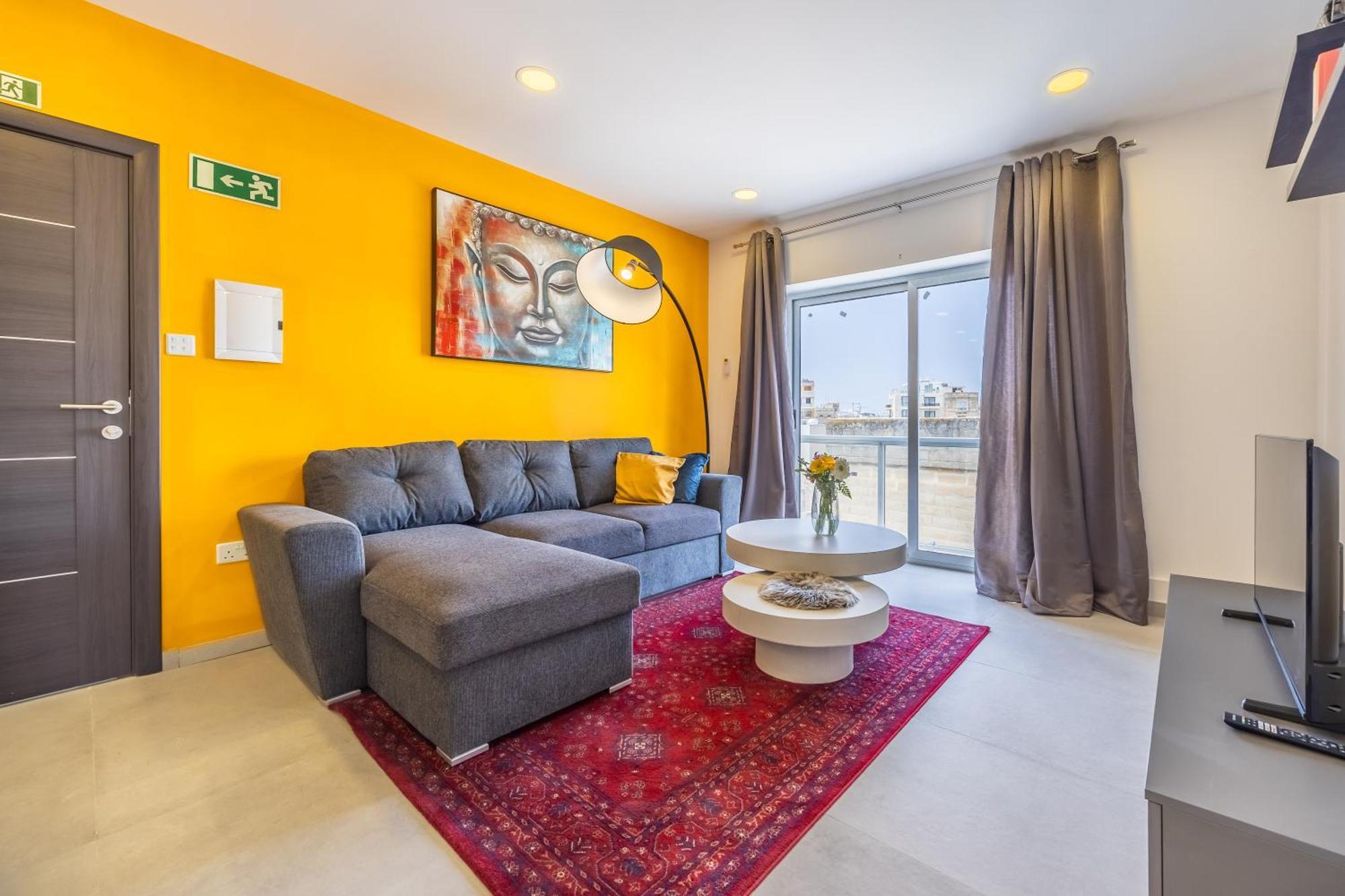 Apartment Sleek & Stylish 2br With Large Private Terrace - Close To Saint Julian's & Tigne Shopping Mall