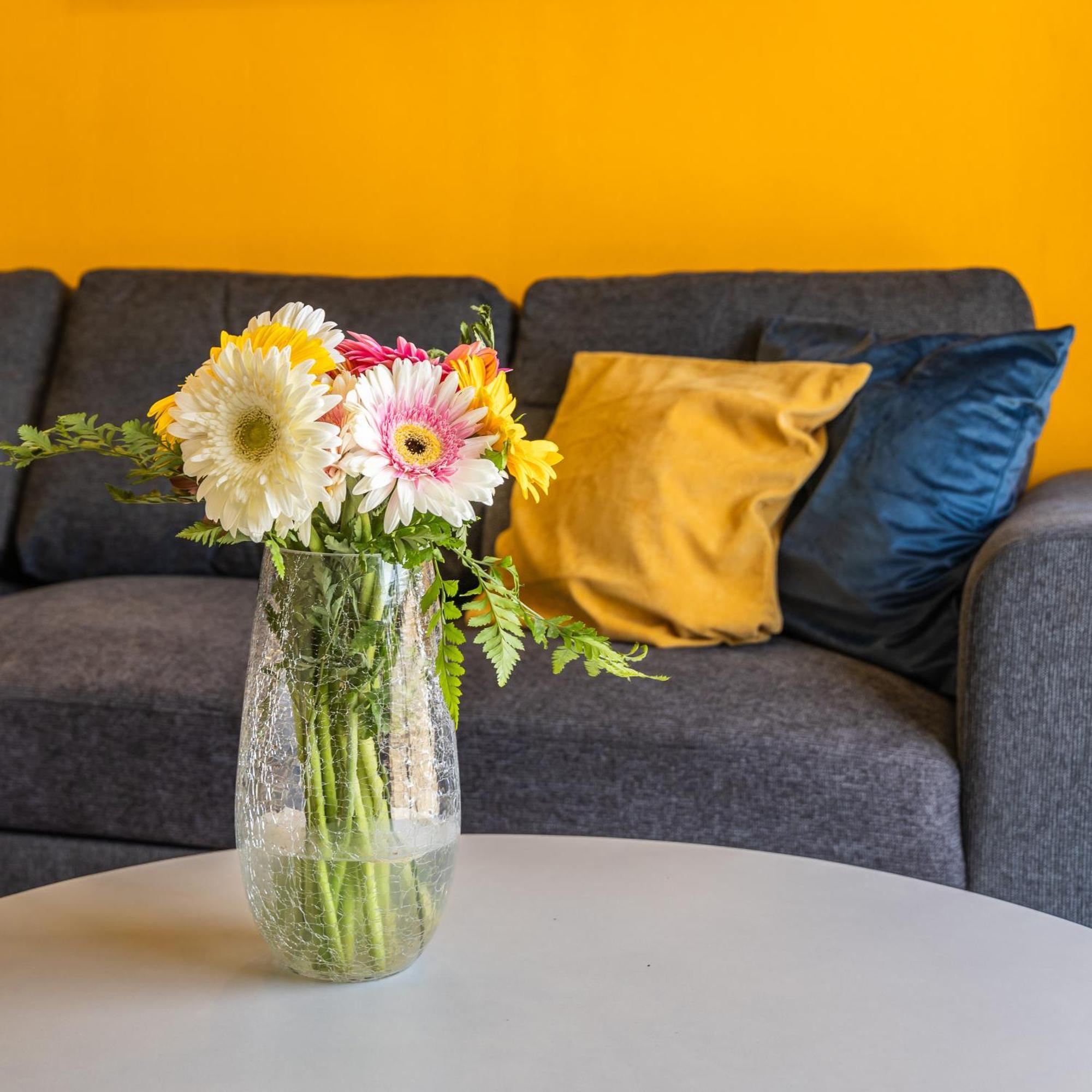 Apartament Sleek & Stylish 2br With Large Private Terrace - Close To Saint Julian's & Tigne Shopping Mall *